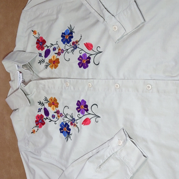 Westbound Petites Floral Embroidered Shirt - Picture 4 of 7